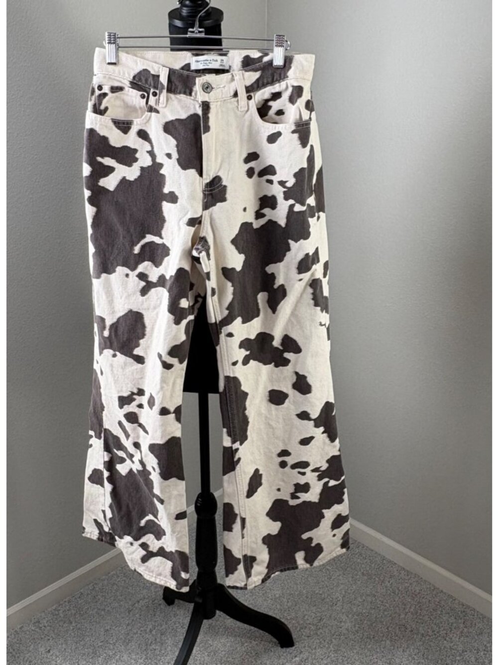 Abercrombie & Fitch Cow Print Baggy Boot Jeans Mid Rise Curve Love Size 25 Short